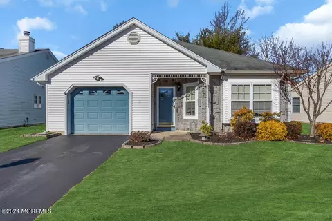 15 Devin Ln, Brick, NJ 08723