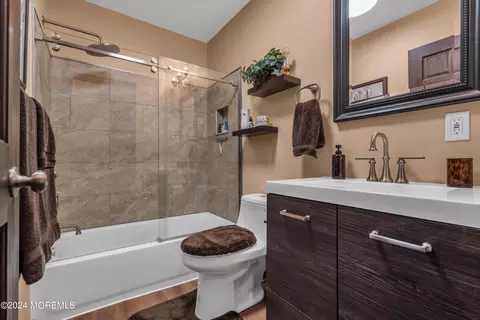 Bath - 107 Leesville Rd, Jackson, NJ 08527 photo 2 of 3