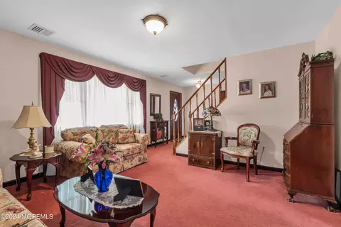 Living - 107 Leesville Rd, Jackson, NJ 08527 photo 2 of 8