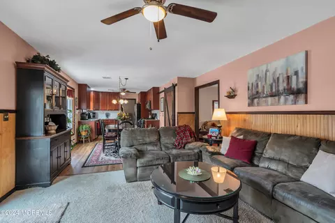 Living - 107 Leesville Rd, Jackson, NJ 08527 photo 6 of 8