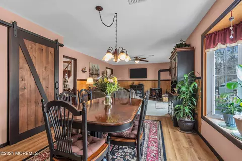 Dining - 107 Leesville Rd, Jackson, NJ 08527 photo 3 of 5