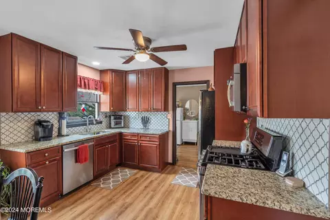 Kitchen - 107 Leesville Rd, Jackson, NJ 08527 photo 2 of 5