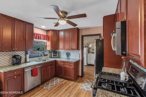 Kitchen - 107 Leesville Rd, Jackson, NJ 08527 photo 3 of 5