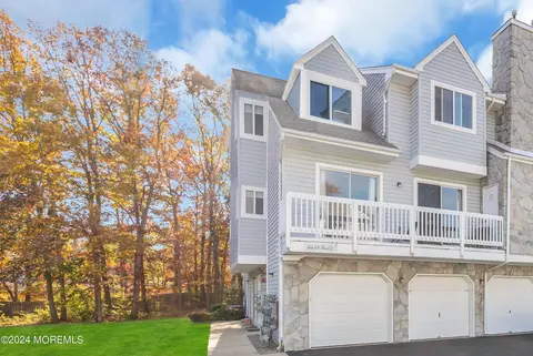 1012 Scarlet Oak Ave, Toms River, NJ 08755