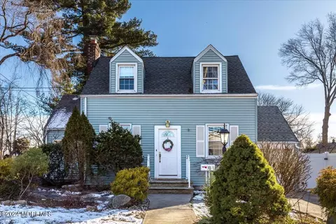 38 E New St, Sewaren, NJ 07077
