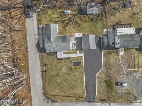 2 Sadie Ln, New Egypt, NJ 08533