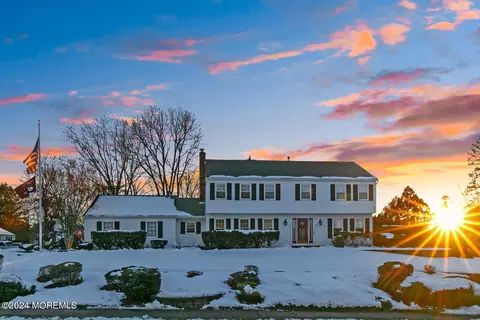 51 Ivy Hill Rd, Red Bank, NJ 07701