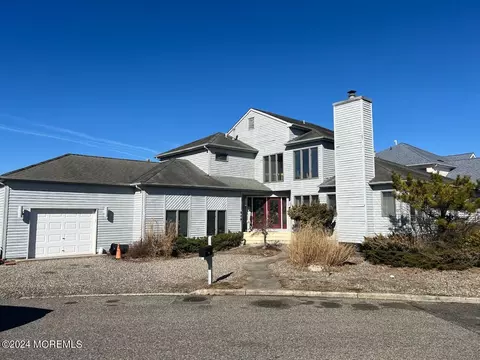 737 Fairview Ln, Forked River, NJ 08731
