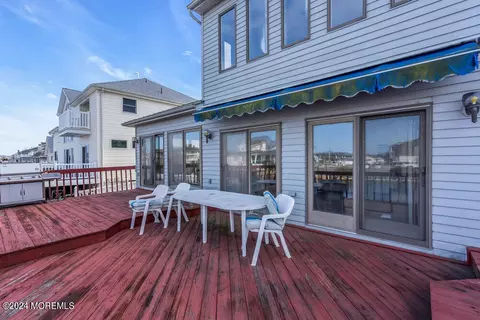 Exterior - 737 Fairview Ln, Forked River, NJ 08731 photo 7 of 7