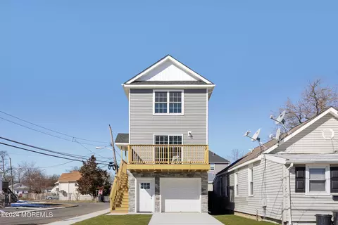 31 Twilight Ave, Keansburg, NJ 07734