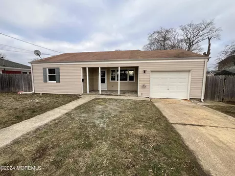 42 Woodside Ave, Keansburg, NJ 07734