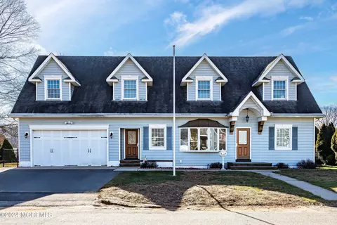 68 Melbourne St, Edison, NJ 08817