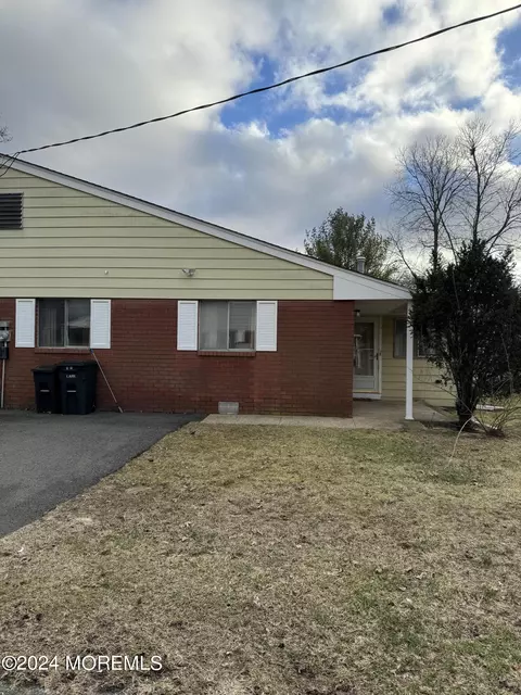 6 Lark St # B, Manchester, NJ 08759