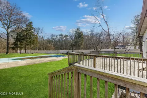1579 Beaver Hollow Dr, Toms River, NJ 08755