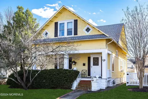 427 Woodland Ave, Avon By The Sea, NJ 07717