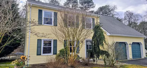 16 Bay Bridge Dr, Brick, NJ 08724