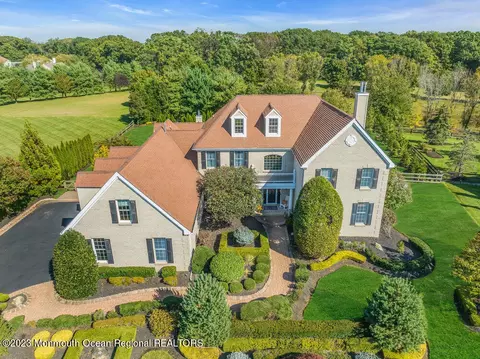 24 Gallant Fox Rd, Tinton Falls, NJ 07724