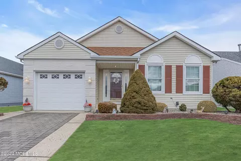 25 Cancun St, Toms River, NJ 08757