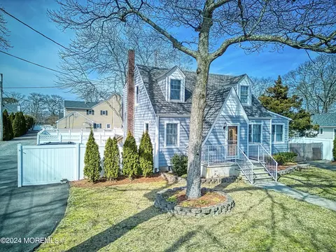 1015 Beaver Dam Rd, Point Pleasant, NJ 08742