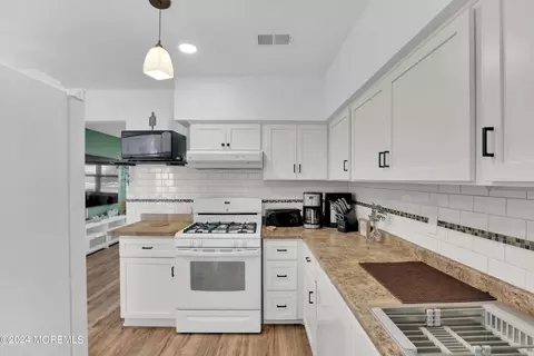 59 Haven Dr, Matawan, NJ 07747 photo 4