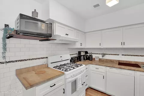 59 Haven Dr, Matawan, NJ 07747 photo 3