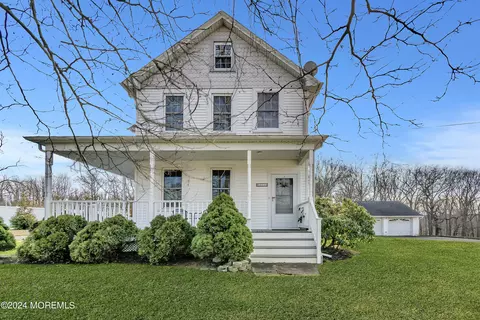 325 Buckelew Ave, Monroe, NJ 08831
