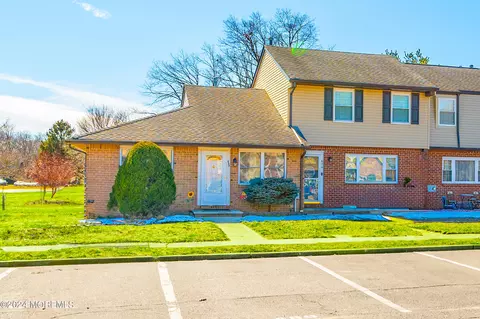 632 Denise Ct, Brick, NJ 08724