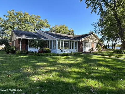 579 Lake Point Dr # A, Lakewood, NJ 08701
