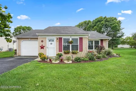 20 Edgeware Close #1000, Freehold, NJ 07728