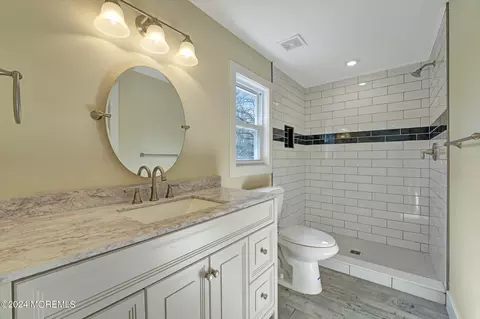 Bath - 32 Main St, Waretown, NJ 08758 photo 3 of 3