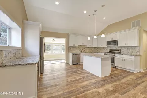 Kitchen - 32 Main St, Waretown, NJ 08758 photo 6 of 8