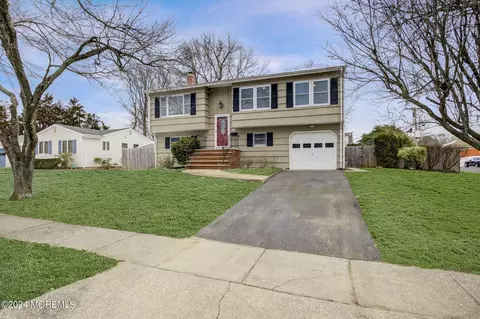 2 Fairview Dr, Middletown, NJ 07748 photo 2