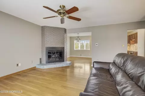 2 Fairview Dr, Middletown, NJ 07748 photo 6