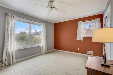 2 Fairview Dr, Middletown, NJ 07748 photo 8