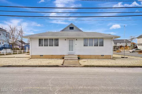 302 Narragansette Ave, Ocean Gate, NJ 08740