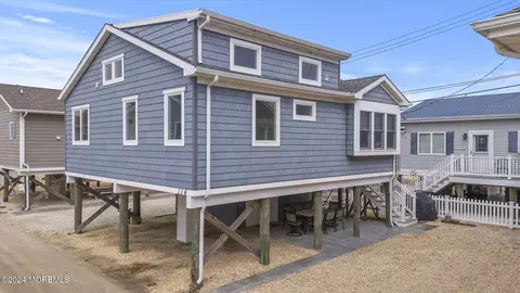 114 W Pelican Way, Lavallette, NJ 08735