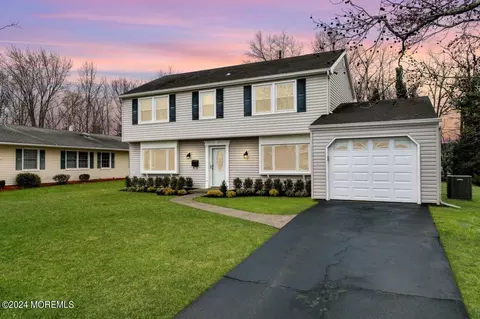 56 Idlewild Ln, Aberdeen, NJ 07747