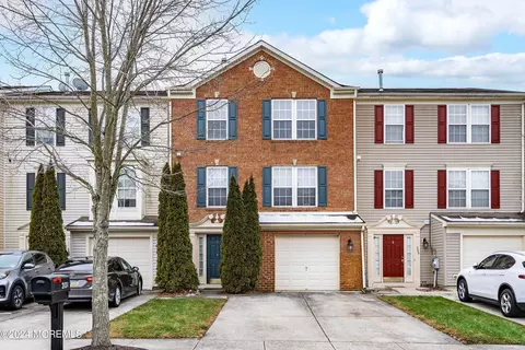 301 Saint Thomas Dr, Egg Harbor Twp, NJ 08234