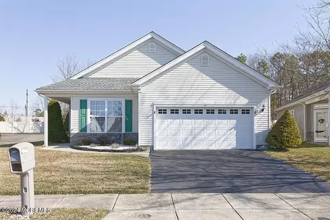 13 Robin Ln, Barnegat, NJ 08005