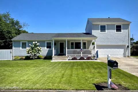 1842 Serpentine Dr, Forked River, NJ 08731