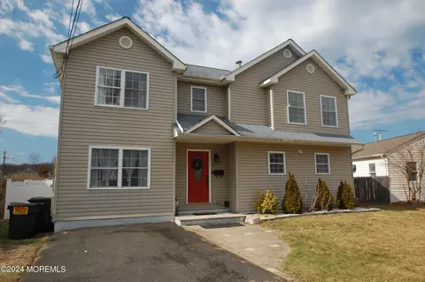 8 Maple Dr, Hazlet, NJ 07730
