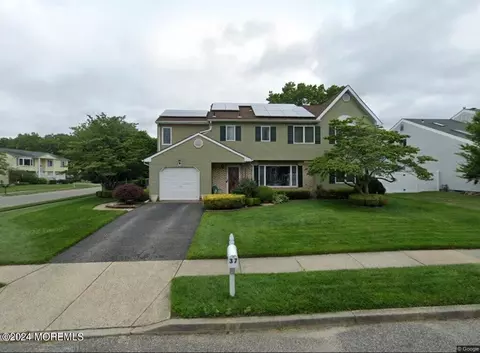 37 Tamarack St, Howell, NJ 07731