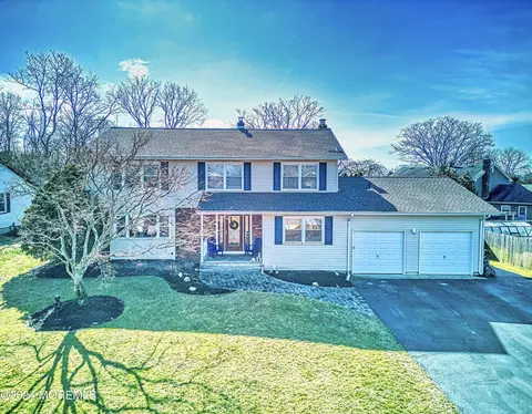 33 Redwood Dr, Toms River, NJ 08753