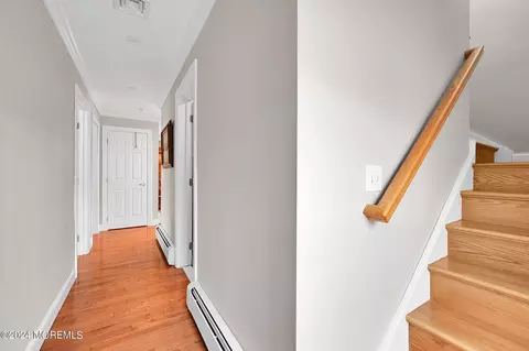 Entry Way - 35 Florence Ave, Leonardo, NJ 07737 photo 3 of 3