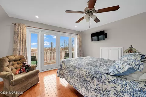 Bedroom - 35 Florence Ave, Leonardo, NJ 07737 photo 3 of 3
