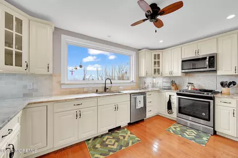 Kitchen - 35 Florence Ave, Leonardo, NJ 07737 photo 2 of 4