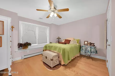 Bedroom - 35 Florence Ave, Leonardo, NJ 07737 photo 2 of 3