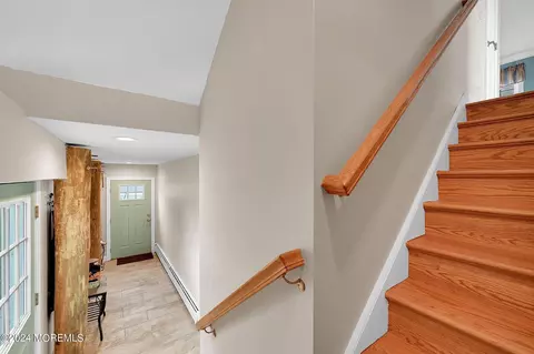 Entry Way - 35 Florence Ave, Leonardo, NJ 07737 photo 1 of 3