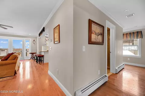 Entry Way - 35 Florence Ave, Leonardo, NJ 07737 photo 2 of 3