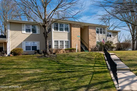 21 Honeysuckle Ln #197, Red Bank, NJ 07701